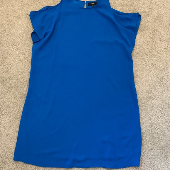 💙 Beautiful Blue Dress 💙 - Picture 2 of 9